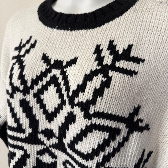 NWT Show Me Your Mumu Stowe Sweater Snowflake size M chunky heavy - Picture 2 of 12